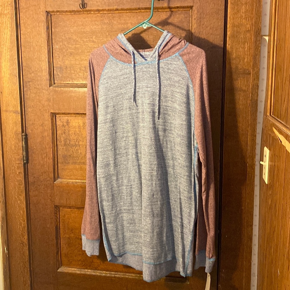 Retrofit Brand Men's Hooded Tee Xl  NWT